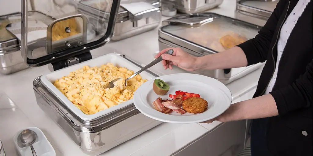 Undercounter, built-in or tabletop induction units for buffets