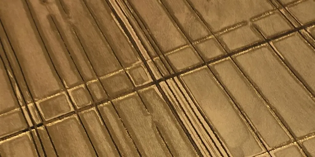 London-Goldleaf-0fe787a7-scaled-1