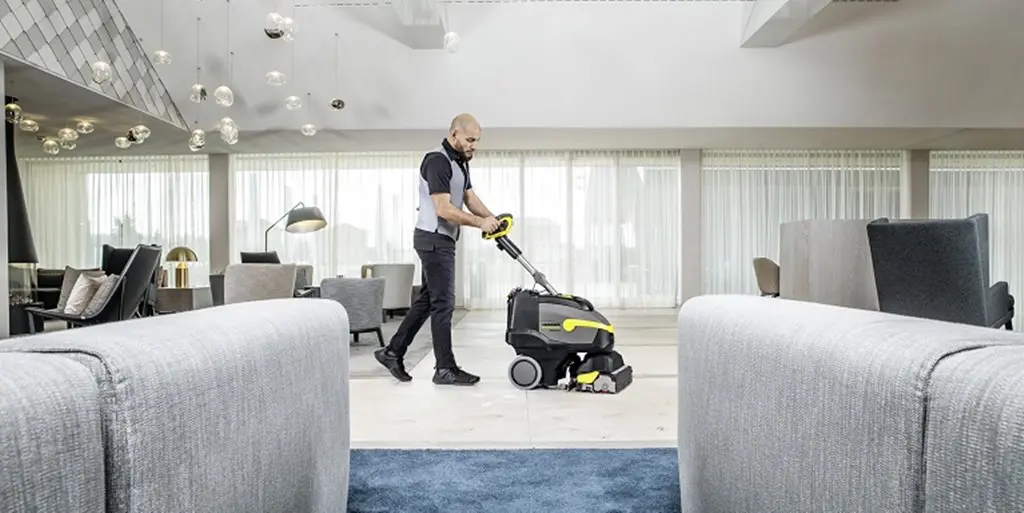 BR_35_12_C_hospitality_lobby_app_09_CI15-300_dpi