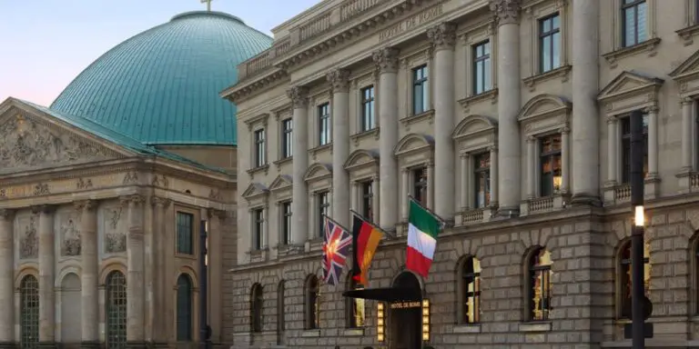 Four Seasons returns to Berlin