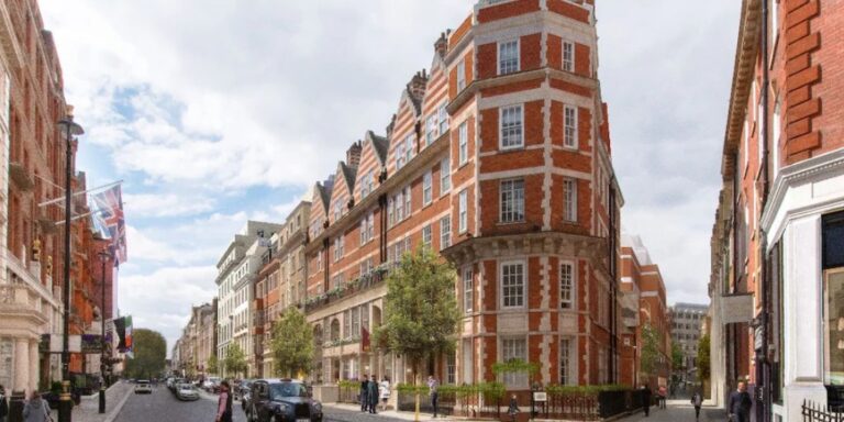 Oberoi to launch in London