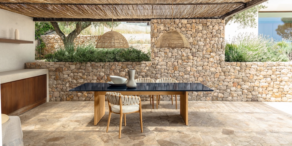 JUN, NALU, SALINAS, VENICE, ALLURE BY TALENTI: THE IDEAL DINING TABLES TO KEEP ENJOYING THE GARDEN AT THE END OF SUMMER