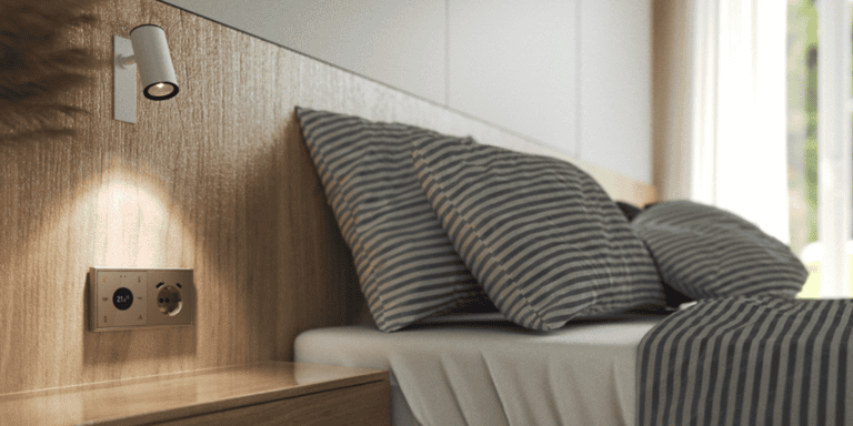 One control for the whole room: Zennio brings the Flat RGB 70 Display to hotels
