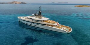 MY AQUA CHIARA: FLUID LUXURY, A DESIGN THAT NAVIGATES BETWEEN LIGHT AND THE HORIZON
