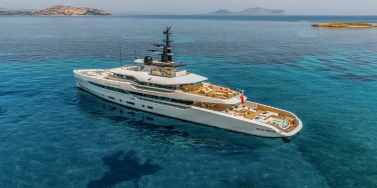 MY AQUA CHIARA: FLUID LUXURY, A DESIGN THAT NAVIGATES BETWEEN LIGHT AND THE HORIZON